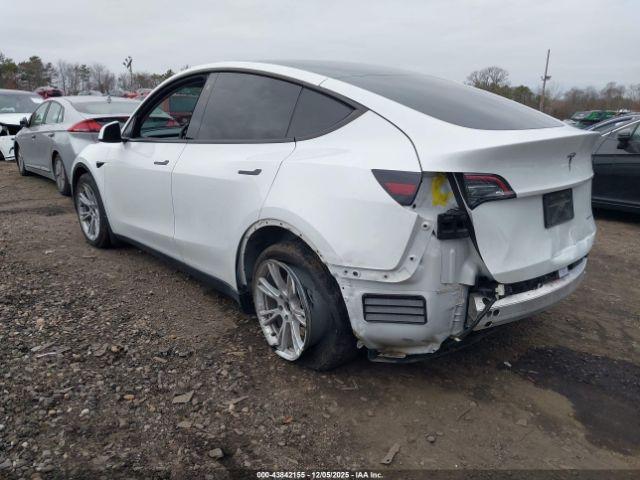 Tesla Model Y Long Range Dual Motor All-wheel Drive Image 8