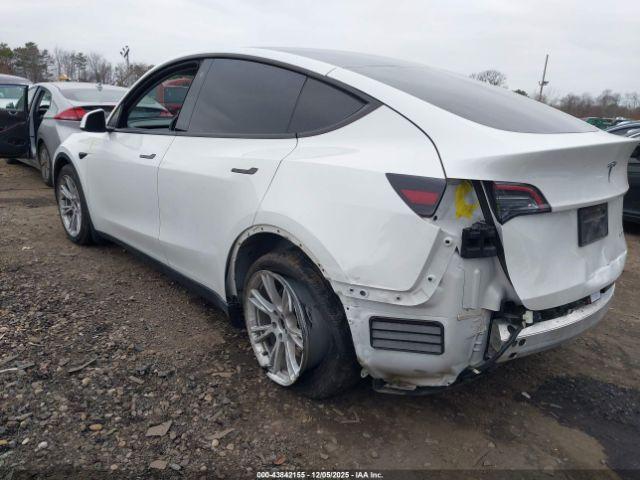 Tesla Model Y Long Range Dual Motor All-wheel Drive Image 9
