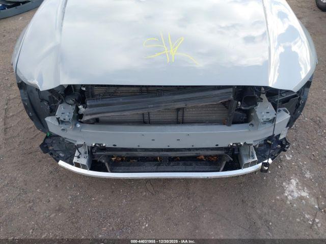 Volvo S60 B5 Core Dark Theme Image 2