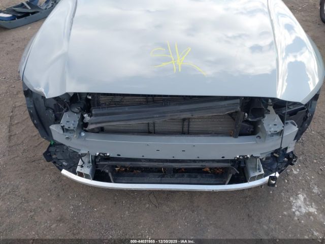 Volvo S60 B5 Core Dark Theme Image 16