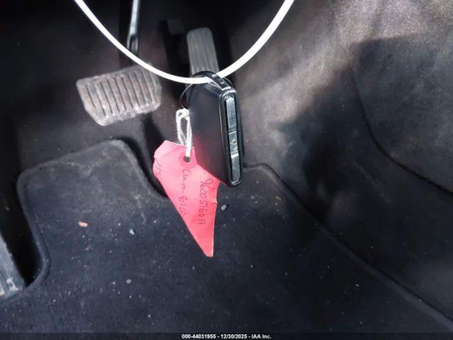 Volvo S60 B5 Core Dark Theme Image 12