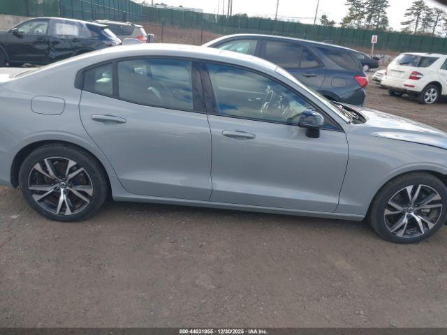 Volvo S60 B5 Core Dark Theme Image 17