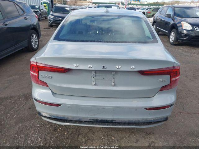 Volvo S60 B5 Core Dark Theme Image 3