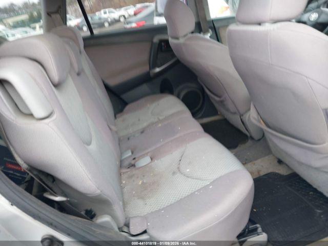 Toyota RAV4 Image 13